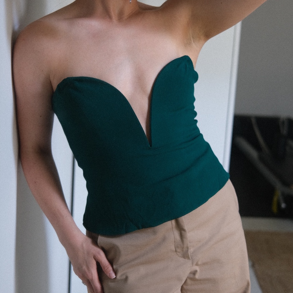 Reformation Emerald green strapless top with wiring